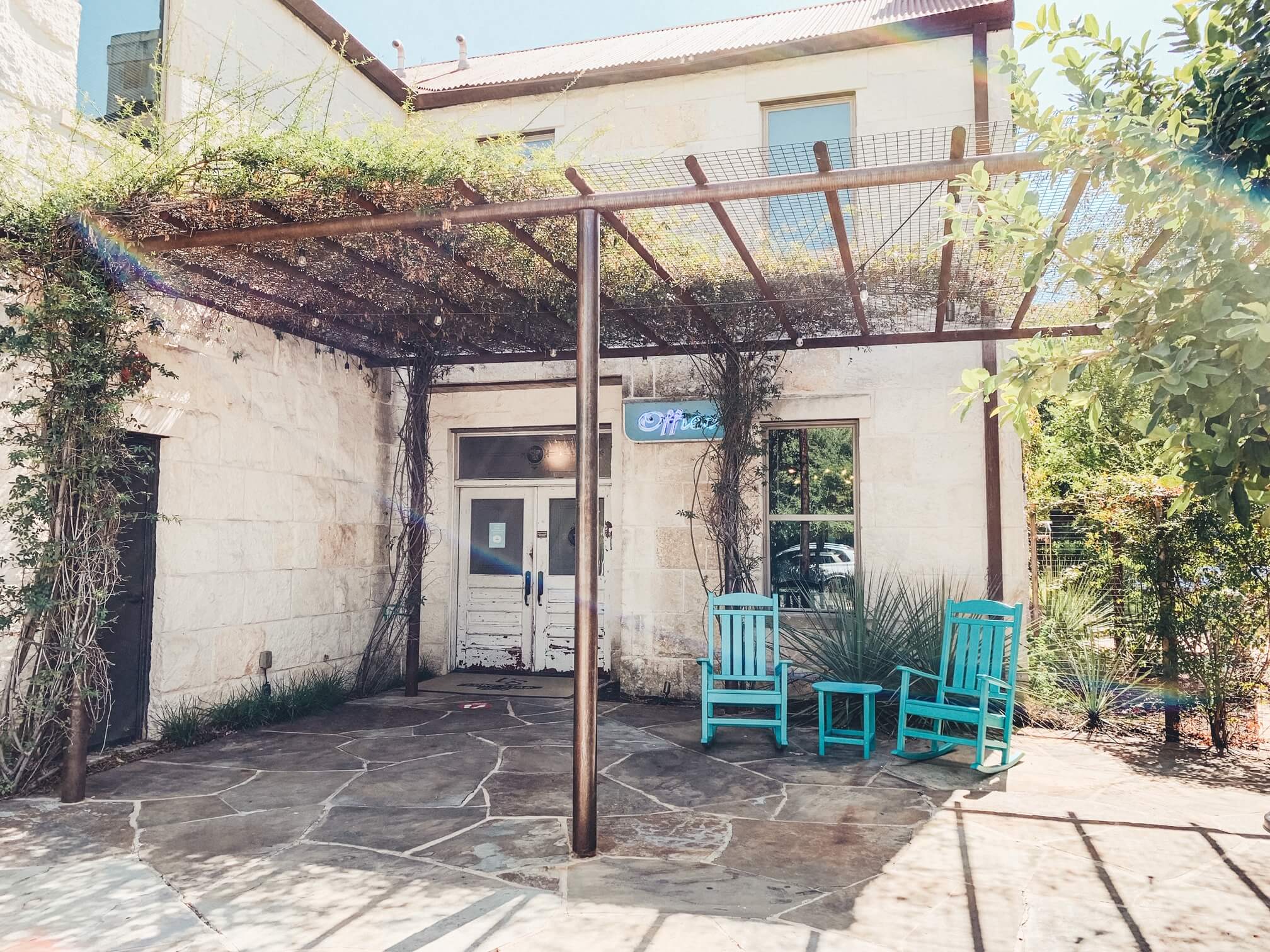 Lone Star Court Office Outdoor