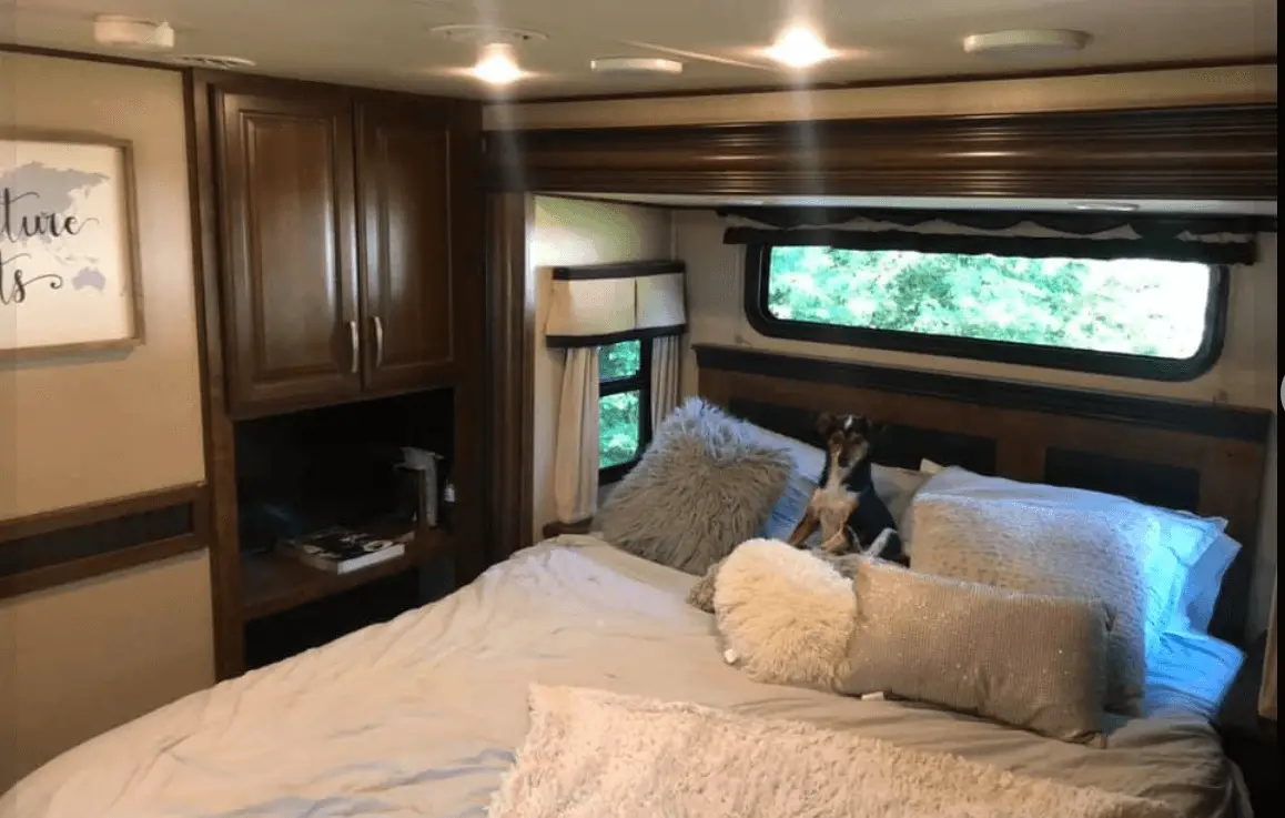 LesleyAnneCrumpton RV Bedroom before