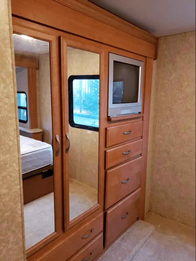 before bedroom schmitt