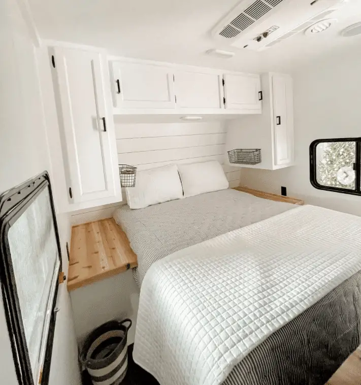 42 Gorgeous RV Bedroom Remodels for Cozy Inspiration