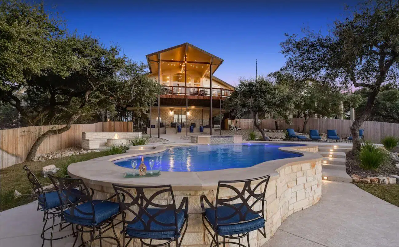 Villa Soleil Outdoors Pool Rental On Lake Travis